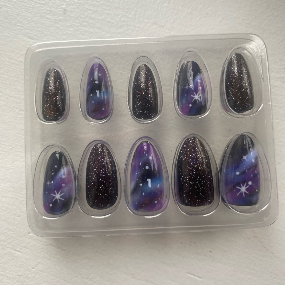 Galaxy Press On Nails - Picture 2 of 2